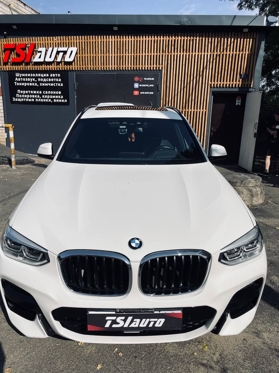 BMW X3 оклейка матовой пленкой в Алматы