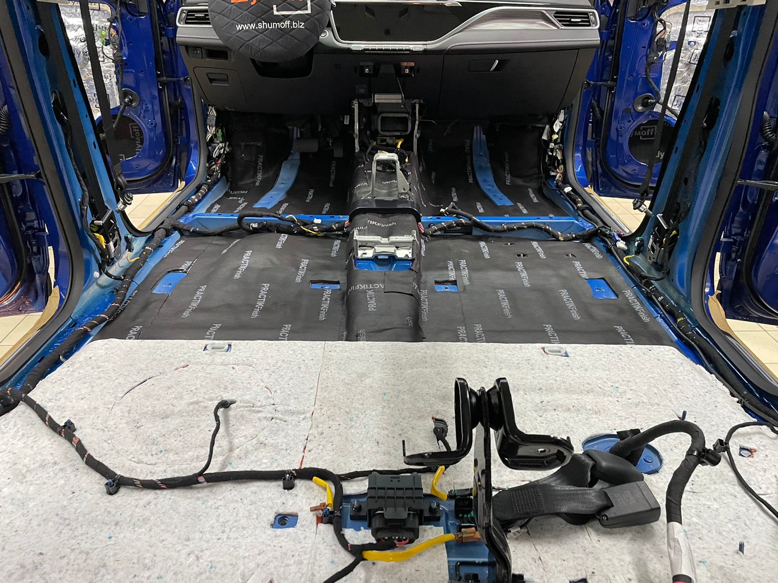 пол 3 слой звукоотражающаа мембрана шумоизоляция Geely Atlas Pro  фото