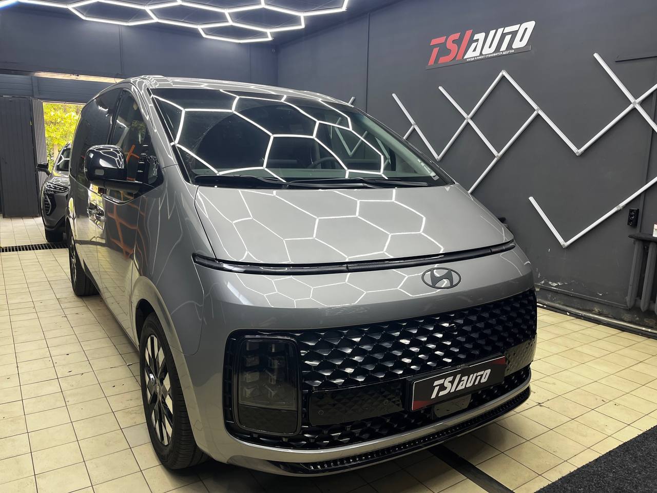 Шумоизоляция Hyundai Staria в Алматы