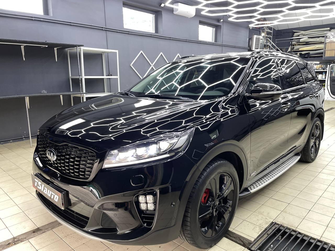 Химчистка салона Kia Sorento Prime и мойка двигателя в Алматы