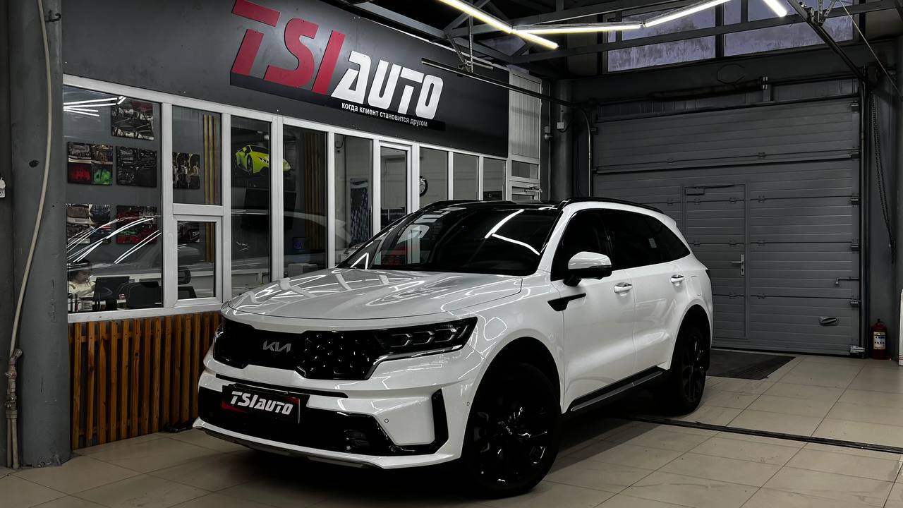 Kia Sorento оклейка бронепленкой в Алматы