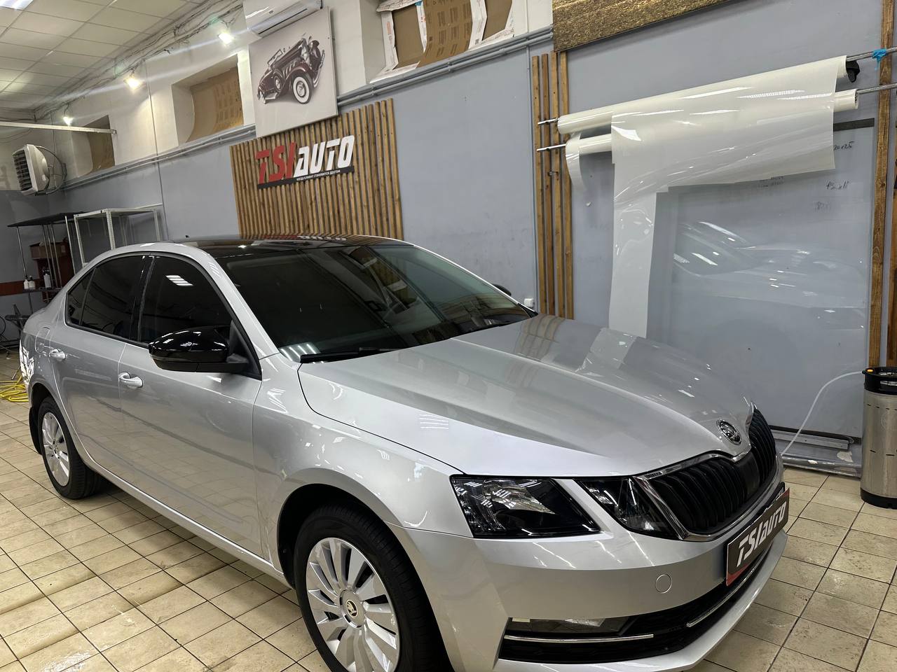 Оклейка пленкой Skoda Octavia A7 в Алматы