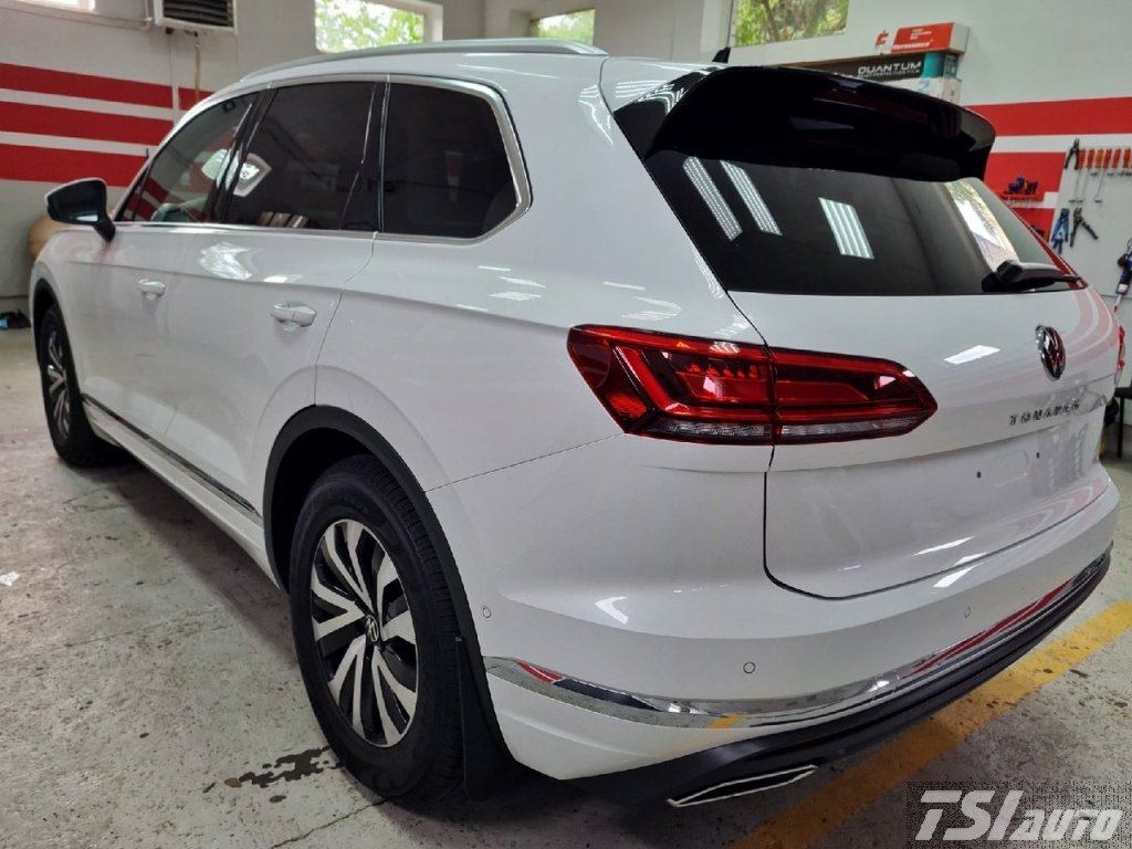 Нанесение защитной пленки на кузов VW Touareg 3 в Алматы