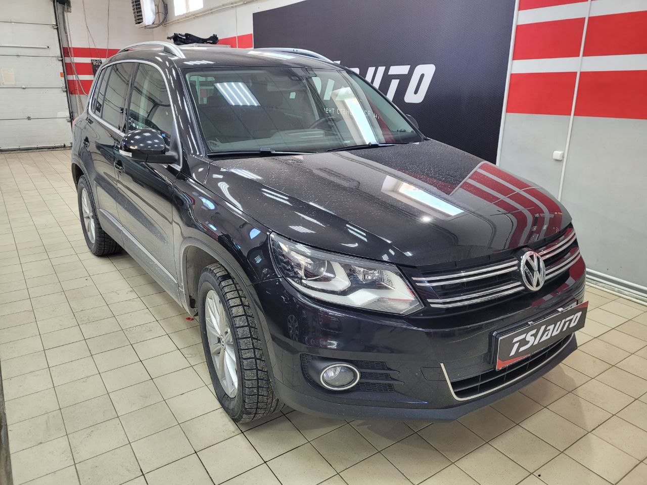 Замена головного устройства Volkswagen Tiguan в Алматы