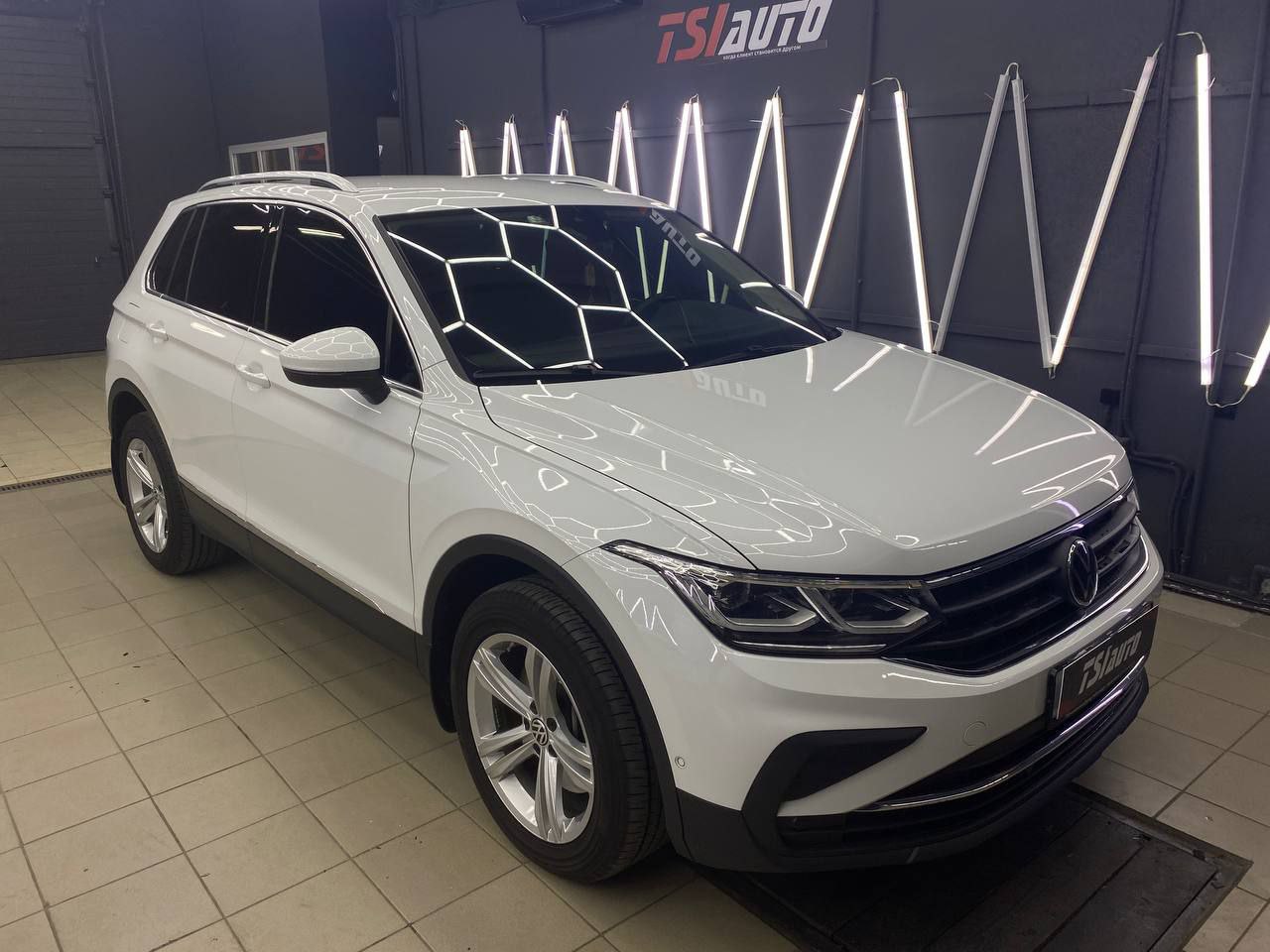 Шумоизоляция Volkswagen Tiguan 2 в Алматы - пакет Комфорт