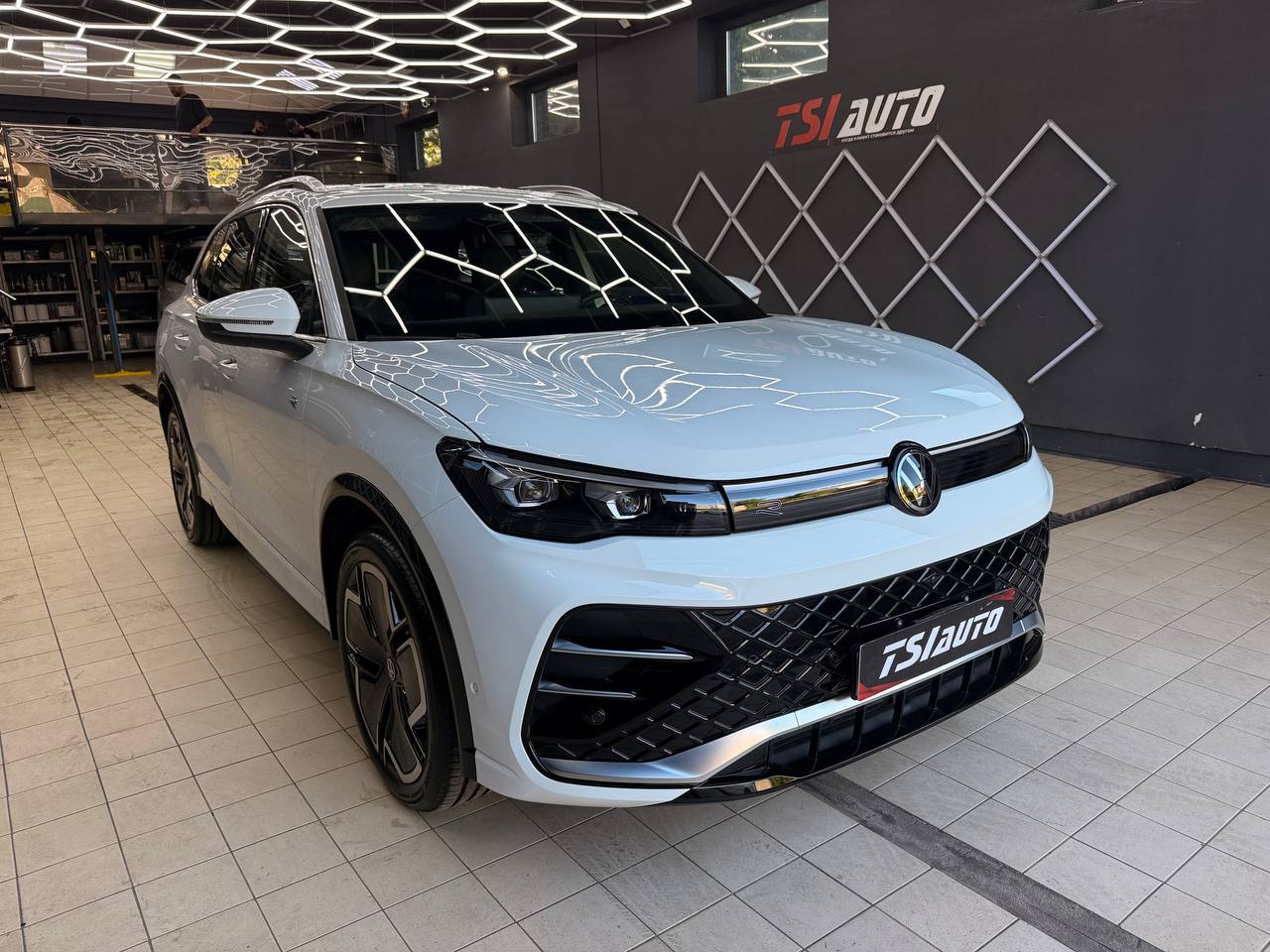 Шумоизоляция Volkswagen Tiguan L Pro в Алматы