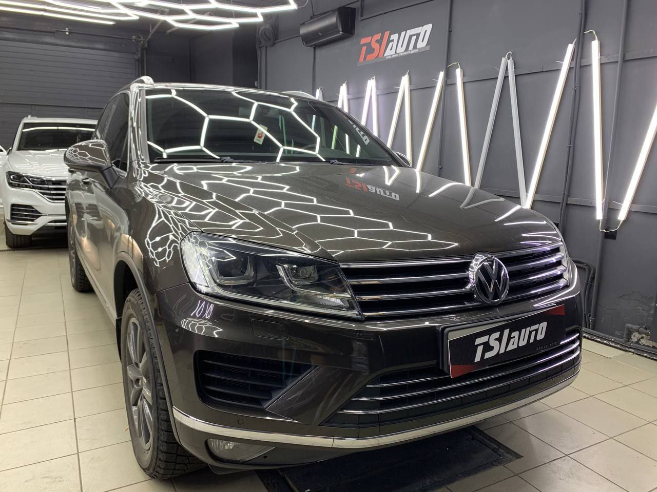 Химчистка Volkswagen Touareg 2 в Алматы