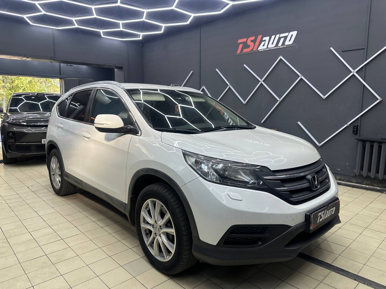Химчистка Honda CR-V в Алматы