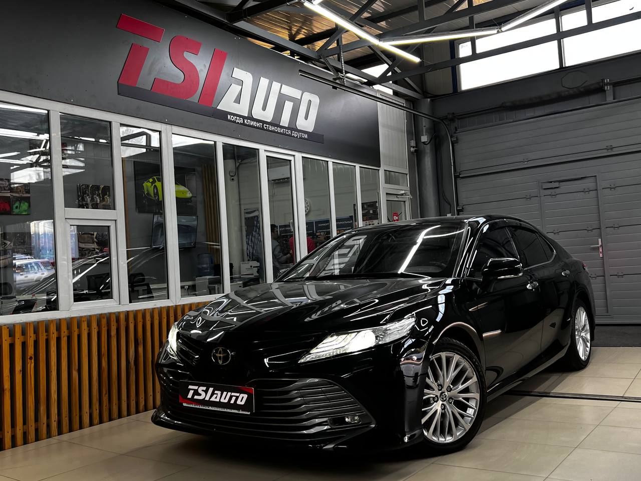 Установка подсветки салона в Toyota Camry v70 в Алматы