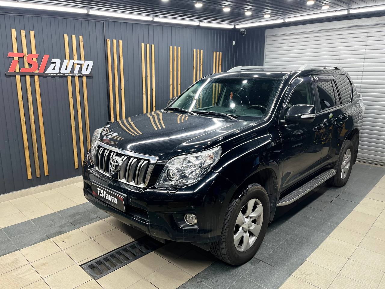 Land Cruiser Prado восстановительная полировка и оклейка фар в Алматы