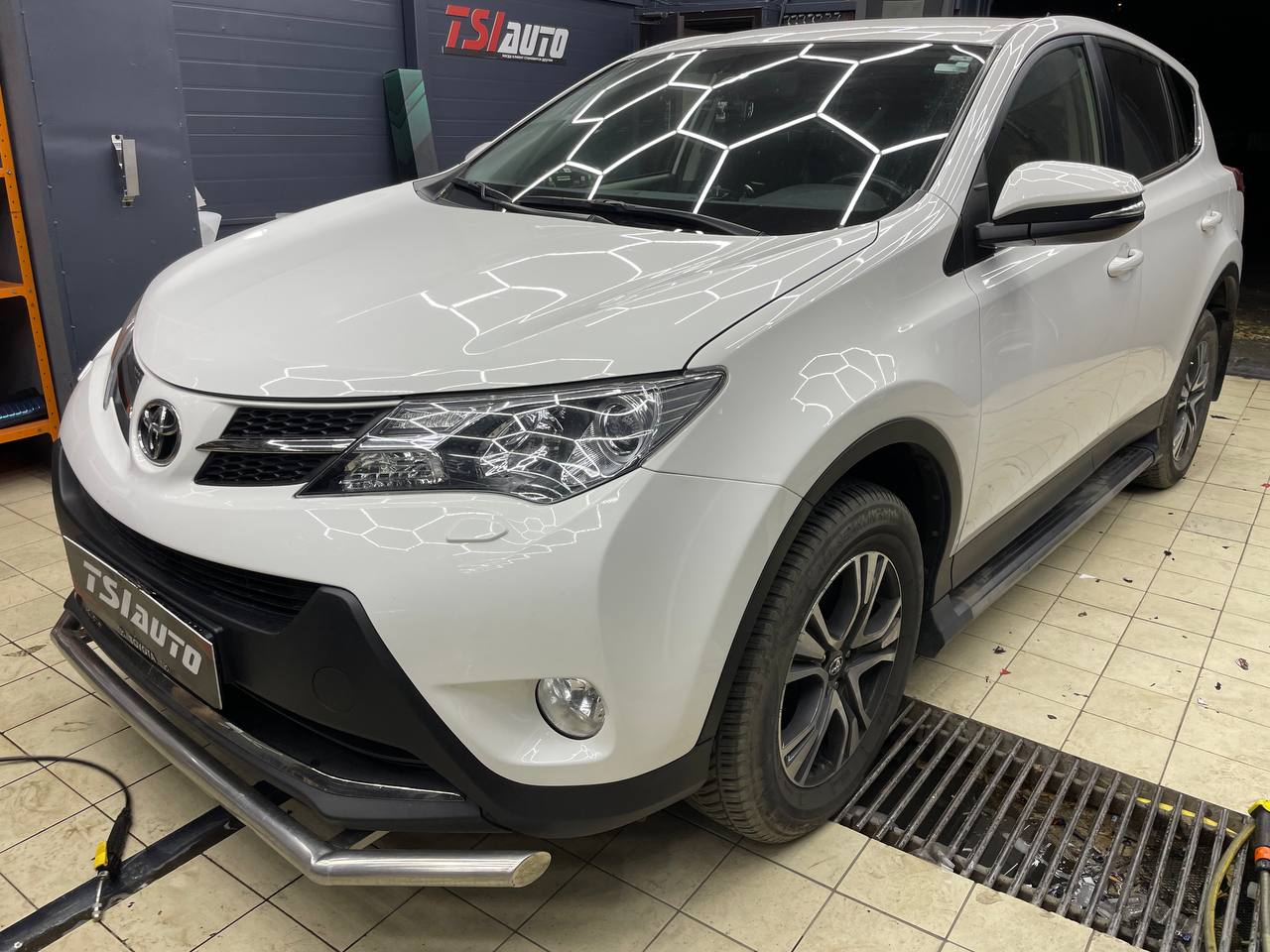 Toyota RAV4 шумоизоляция в Алматы - пакет Элит
