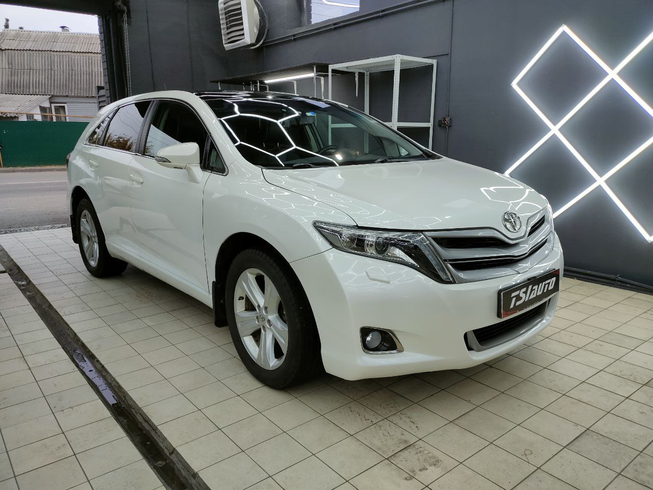 Химчистка Toyota Venza в Алматы